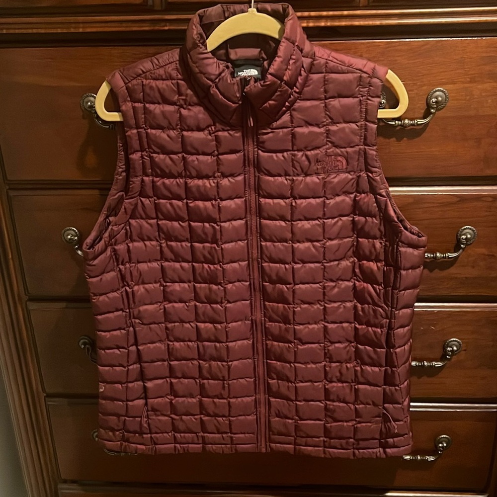 The North Face ThermoBall Eco Women’s Vest Maroon XL